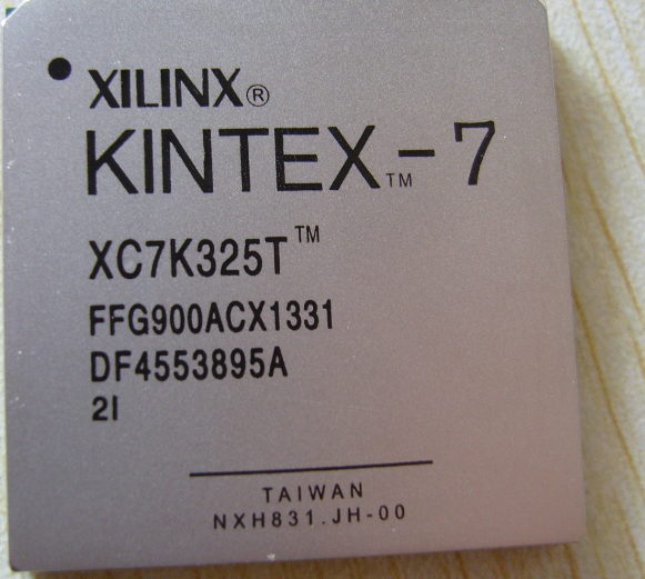 XC7K325T-2FFG900C